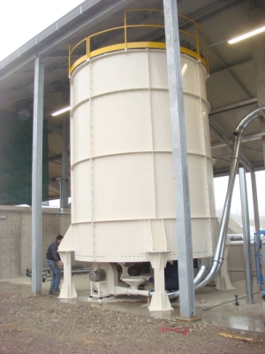Silos di raccolta pellet con caricamento pneumatico delle cadaie a biomassa